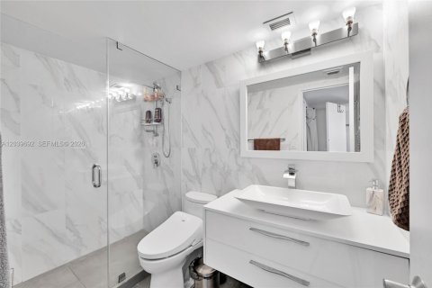Copropriété à vendre à Hallandale Beach, Floride: 2 chambres, 95.78 m2 № 2145803 - photo 24
