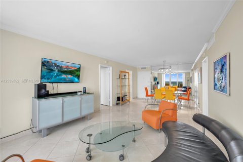 Copropriété à vendre à Hallandale Beach, Floride: 2 chambres, 95.78 m2 № 2145803 - photo 10