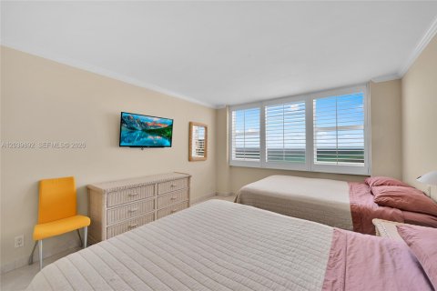 Copropriété à vendre à Hallandale Beach, Floride: 2 chambres, 95.78 m2 № 2145803 - photo 17