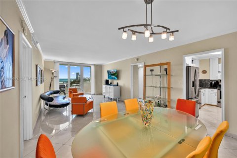 Copropriété à vendre à Hallandale Beach, Floride: 2 chambres, 95.78 m2 № 2145803 - photo 3