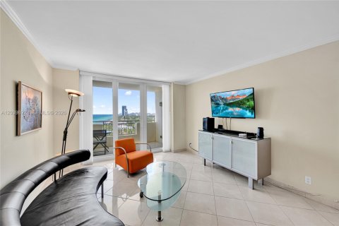 Copropriété à vendre à Hallandale Beach, Floride: 2 chambres, 95.78 m2 № 2145803 - photo 7