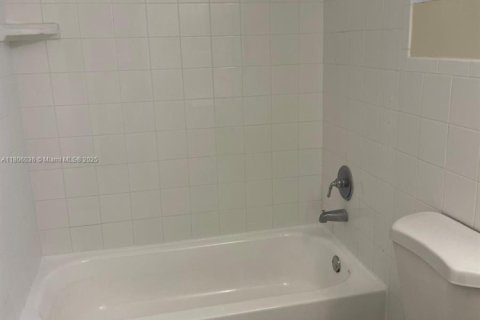 Apartment in Miami Beach, Florida 1 bedroom, 64.75 sq.m. № 1942319 - photo 6