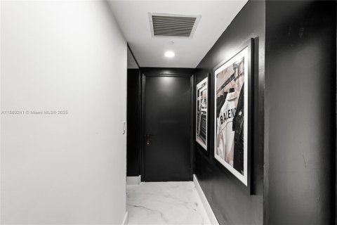 Copropriété à vendre à Miami, Floride: 2 chambres, 103.21 m2 № 1981550 - photo 14