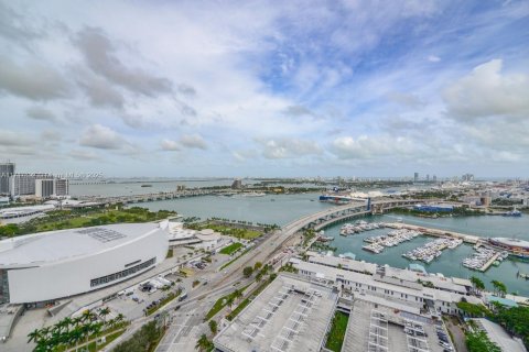 Condo in Miami, Florida, 1 bedroom  № 1865209 - photo 9