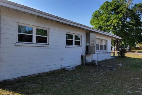 House in Winter Haven, Florida 3 bedrooms, 124.86 sq.m. № 1587474 - photo 4