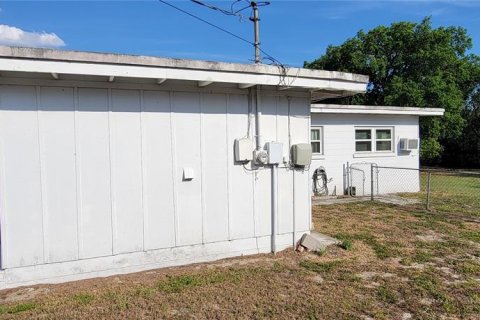 House in Winter Haven, Florida 3 bedrooms, 124.86 sq.m. № 1587474 - photo 2