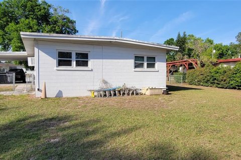 House in Winter Haven, Florida 3 bedrooms, 124.86 sq.m. № 1587474 - photo 3