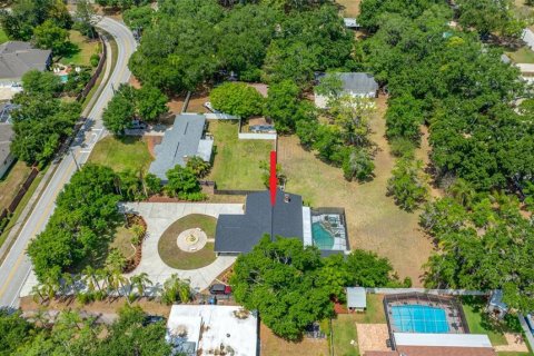 Villa ou maison à vendre à Tampa, Floride: 3 chambres, 292.64 m2 № 2091856 - photo 6