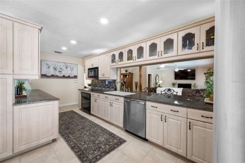 Villa ou maison à vendre à Tampa, Floride: 3 chambres, 292.64 m2 № 2091856 - photo 30
