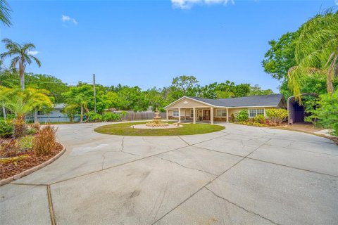 Villa ou maison à vendre à Tampa, Floride: 3 chambres, 292.64 m2 № 2091856 - photo 14
