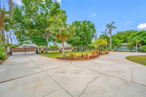 Villa ou maison à vendre à Tampa, Floride: 3 chambres, 292.64 m2 № 2091856 - photo 13