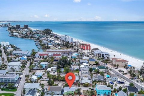 Immobilier commercial à vendre à Treasure Island, Floride: 6 chambres, 213.49 m2 № 2206304 - photo 27