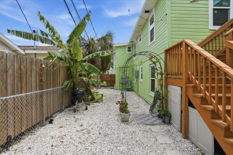 Immobilier commercial à vendre à Treasure Island, Floride: 6 chambres, 213.49 m2 № 2206304 - photo 24