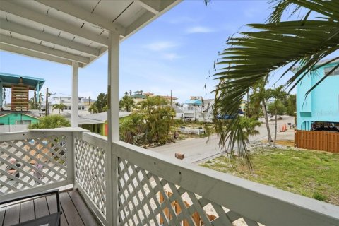 Immobilier commercial à vendre à Treasure Island, Floride: 6 chambres, 213.49 m2 № 2206304 - photo 11