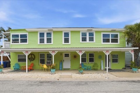 Propiedad comercial en Treasure Island, Florida 6 dormitorios, 213.49 m2 № 2206304