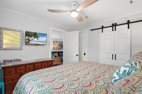 Immobilier commercial à vendre à Treasure Island, Floride: 6 chambres, 213.49 m2 № 2206304 - photo 19