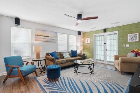 Immobilier commercial à vendre à Treasure Island, Floride: 6 chambres, 213.49 m2 № 2206304 - photo 7
