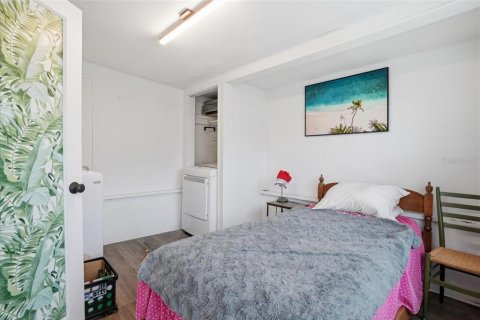 Immobilier commercial à vendre à Treasure Island, Floride: 6 chambres, 213.49 m2 № 2206304 - photo 29
