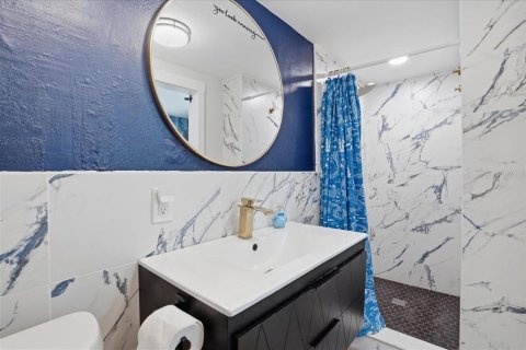 Immobilier commercial à vendre à Treasure Island, Floride: 6 chambres, 213.49 m2 № 2206304 - photo 8
