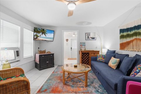 Immobilier commercial à vendre à Treasure Island, Floride: 6 chambres, 213.49 m2 № 2206304 - photo 23