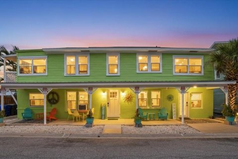Immobilier commercial à vendre à Treasure Island, Floride: 6 chambres, 213.49 m2 № 2206304 - photo 2