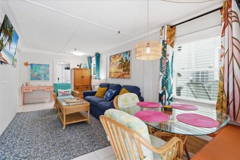 Immobilier commercial à vendre à Treasure Island, Floride: 6 chambres, 213.49 m2 № 2206304 - photo 21