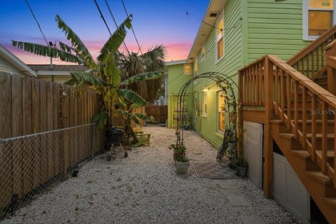 Immobilier commercial à vendre à Treasure Island, Floride: 6 chambres, 213.49 m2 № 2206304 - photo 20