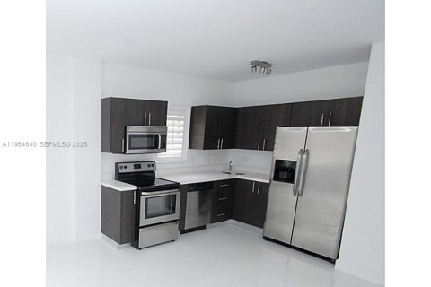 Condominio en Miami Beach, Florida, 2 dormitorios  № 2026040