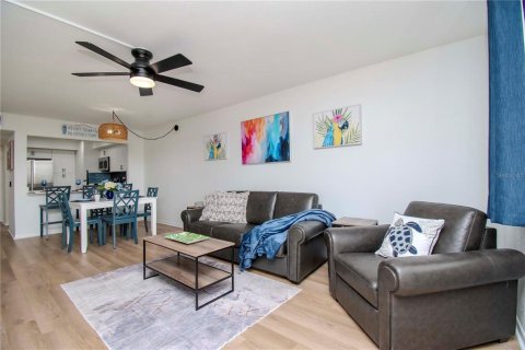 Condominio en alquiler en Saint Petersburg, Florida, 1 dormitorio, 72.46 m2 № 1559257 - foto 11