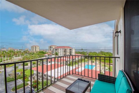 Condominio en alquiler en Saint Petersburg, Florida, 1 dormitorio, 72.46 m2 № 1559257 - foto 2