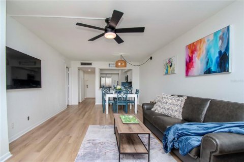 Condominio en alquiler en Saint Petersburg, Florida, 1 dormitorio, 72.46 m2 № 1559257 - foto 13