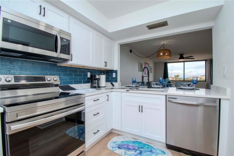 Condominio en alquiler en Saint Petersburg, Florida, 1 dormitorio, 72.46 m2 № 1559257 - foto 5