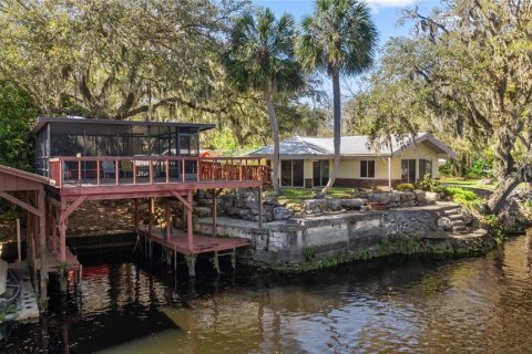 House in Inglis, Florida 4 bedrooms, 243.5 sq.m. № 1509801 - photo 1