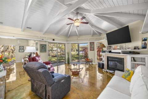 House in Inglis, Florida 4 bedrooms, 243.5 sq.m. № 1509801 - photo 8