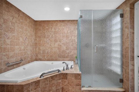 Villa ou maison à vendre à Temple Terrace, Floride: 4 chambres, 273.97 m2 № 2396960 - photo 11