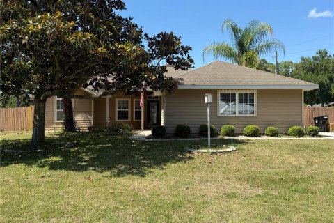 House in Williston, Florida 3 bedrooms, 130.71 sq.m. № 1743459 - photo 1