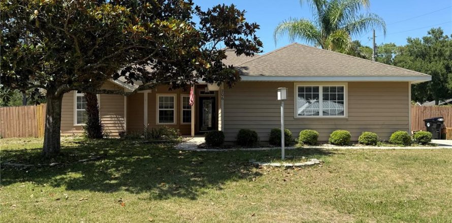 House in Williston, Florida 3 bedrooms, 130.71 sq.m. № 1743459