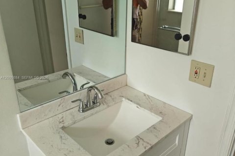 Condominio en venta en Coral Springs, Florida, 2 dormitorios, 71.35 m2 № 2069116 - foto 14