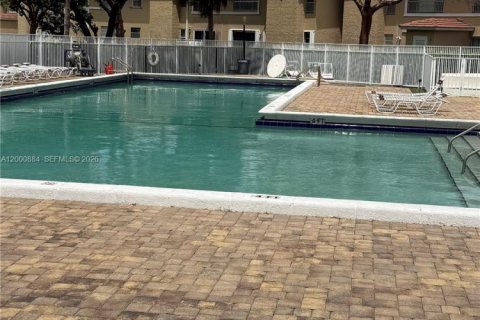 Condominio en venta en Coral Springs, Florida, 2 dormitorios, 71.35 m2 № 2069116 - foto 19