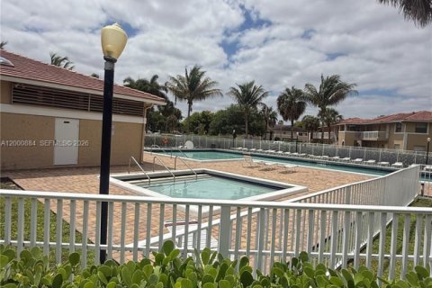 Condominio en venta en Coral Springs, Florida, 2 dormitorios, 71.35 m2 № 2069116 - foto 24