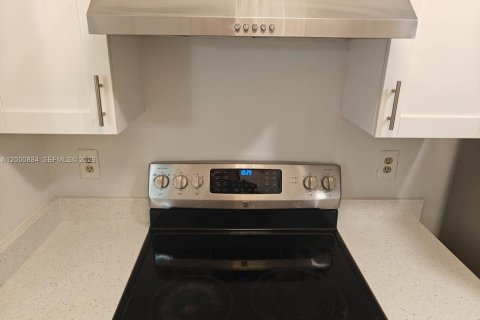 Condominio en venta en Coral Springs, Florida, 2 dormitorios, 71.35 m2 № 2069116 - foto 6