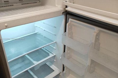 Condominio en venta en Coral Springs, Florida, 2 dormitorios, 71.35 m2 № 2069116 - foto 5