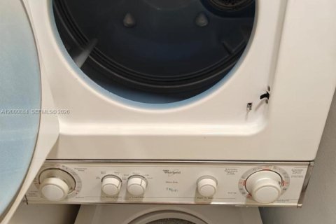 Condominio en venta en Coral Springs, Florida, 2 dormitorios, 71.35 m2 № 2069116 - foto 2