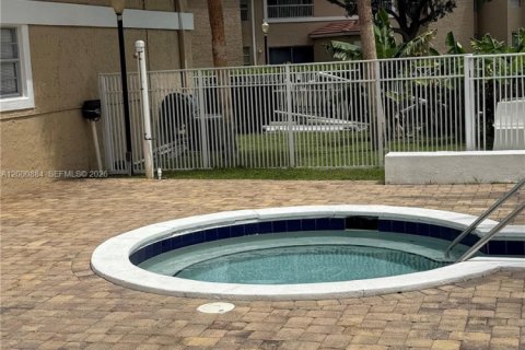 Condominio en venta en Coral Springs, Florida, 2 dormitorios, 71.35 m2 № 2069116 - foto 22