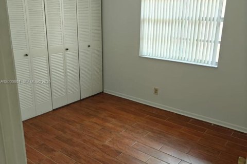 Condominio en venta en Coral Springs, Florida, 2 dormitorios, 71.35 m2 № 2069116 - foto 10