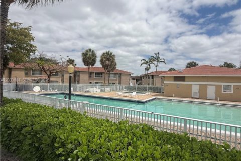 Condominio en venta en Coral Springs, Florida, 2 dormitorios, 71.35 m2 № 2069116 - foto 25