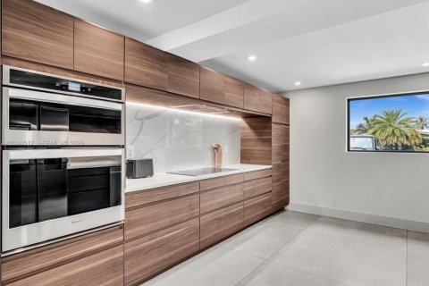 Casa en venta en Fort Lauderdale, Florida, 4 dormitorios, 182.27 m2 № 2070786 - foto 10