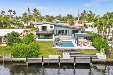 Casa en Fort Lauderdale, Florida 4 dormitorios, 182.27 m2 № 2070786