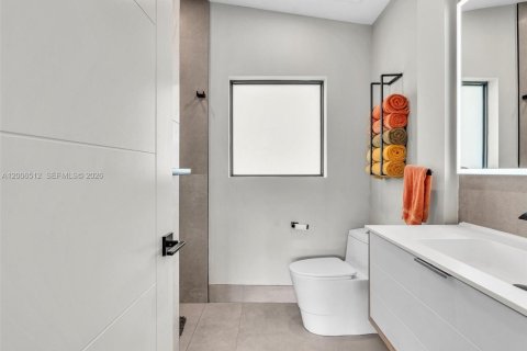 Casa en venta en Fort Lauderdale, Florida, 4 dormitorios, 182.27 m2 № 2070786 - foto 16