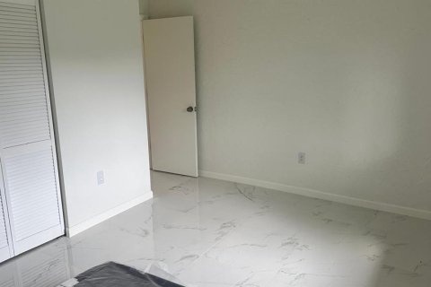 House in Port Charlotte, Florida 2 bedrooms, 83.98 sq.m. № 1251641 - photo 16